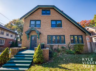 811 Giddings Ave SE, Grand Rapids, MI 49506