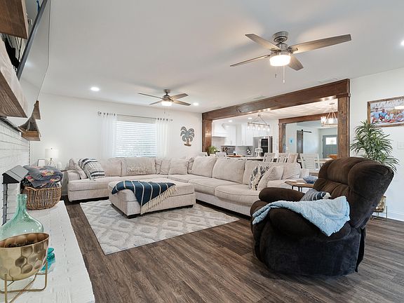 3rd image of 204 Bayou Woods Dr NW