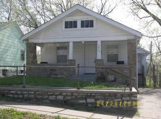 2849 Oakley Ave, Kansas City, MO 64128