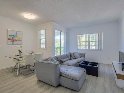 3155 NE 184th St APT 8201, Aventura, FL, 33160