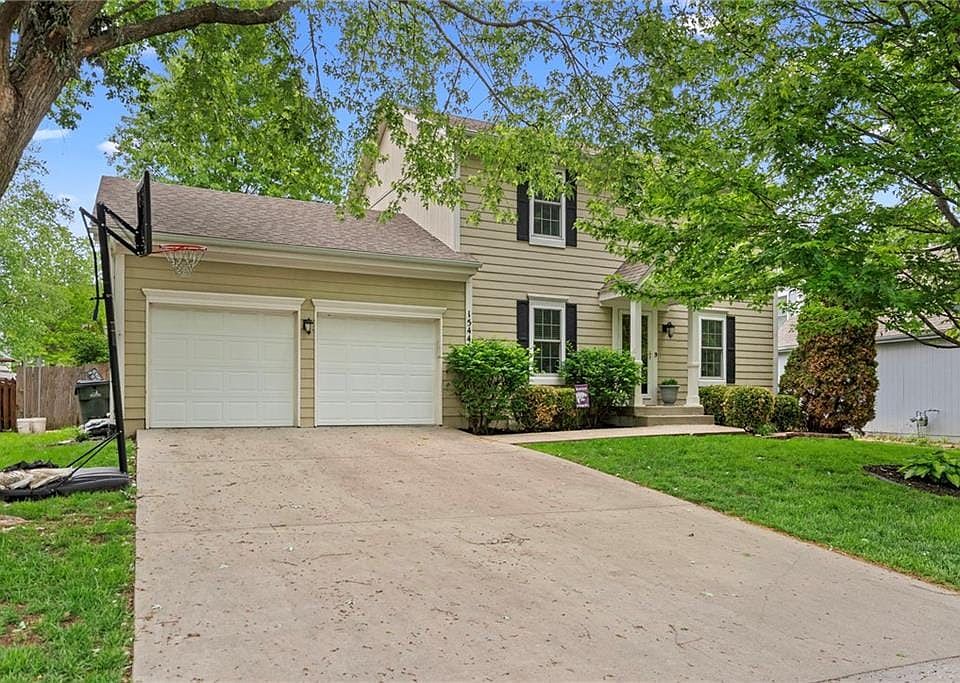 1st image of 15444 S Wyandotte Dr
