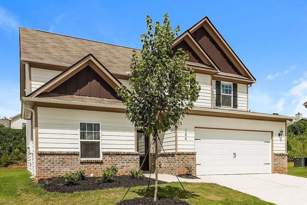 4 bed, 2.5 bath, 2231 sqft, $2,300 — Photo 4