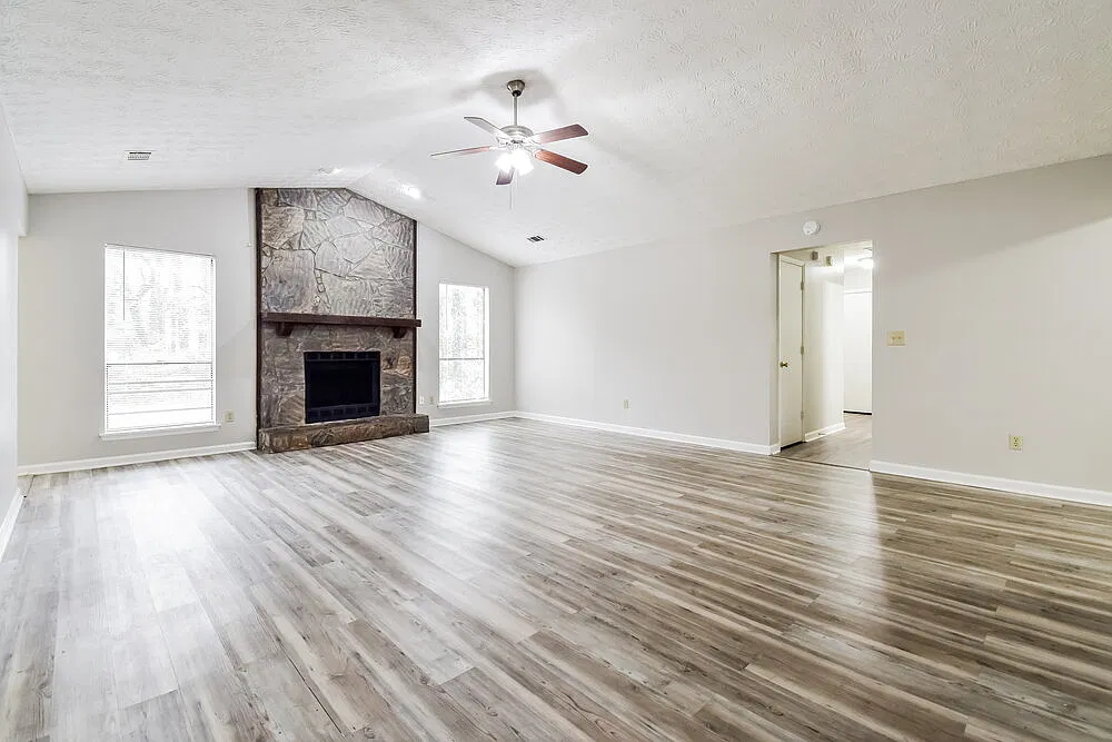 4 bed, 2.0 bath, 1770 sqft, $1,970 — Photo 3