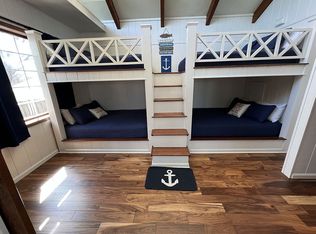 206 Toledo Ave, Put In Bay, OH 43456