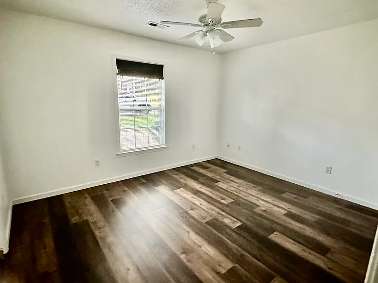 125 Evvalane Dr — Photo 10