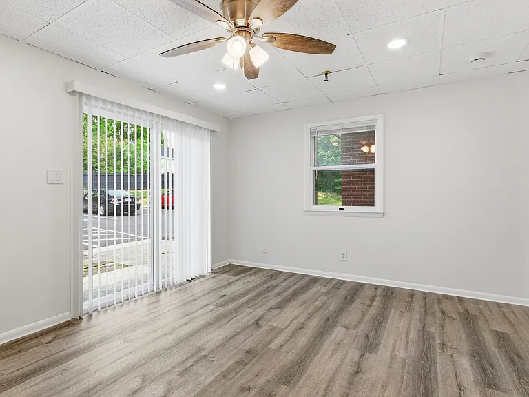 1725 Henry Ave #106 — Photo 10