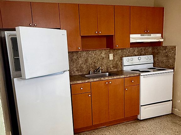 2nd image of 170 W 26th St APT 5