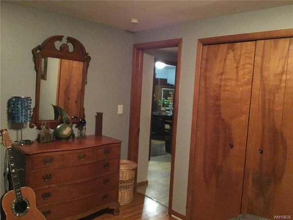 4th image of 252 Abbington Ave