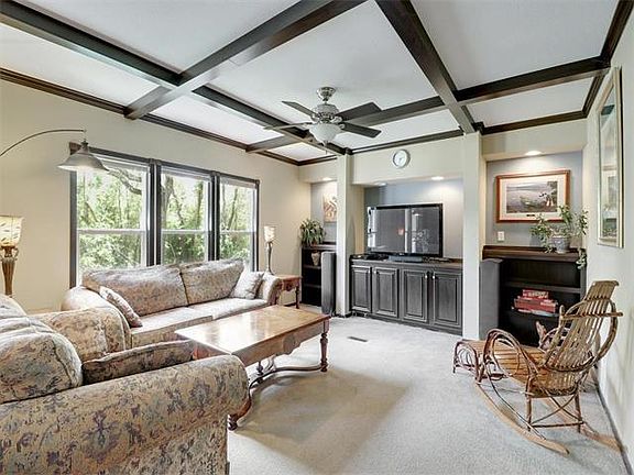 5th image of 1200 Red Bud Dr