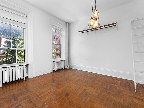 4th image of 32 Beekman Pl APT 8