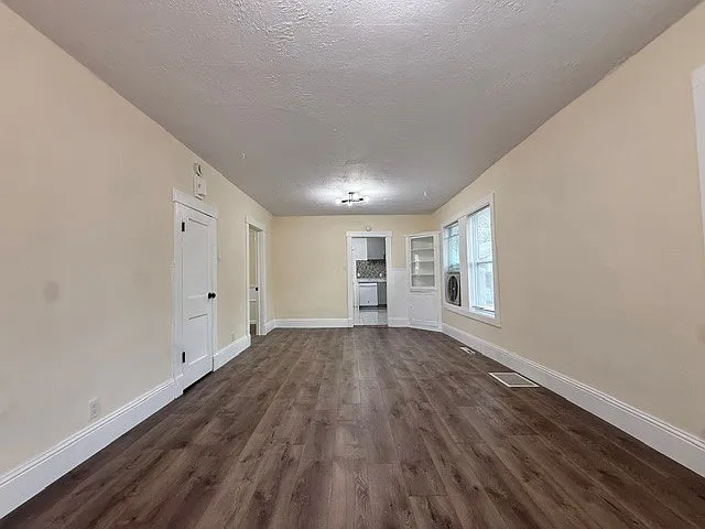 146 Meade St — Photo 3