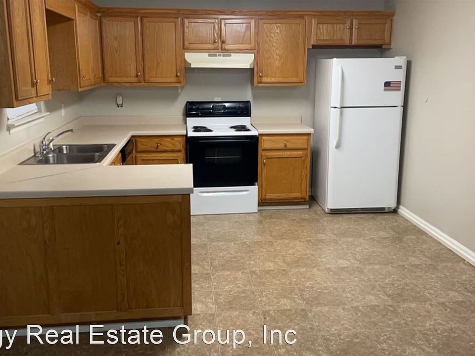 1st image of 216A Brown Pl