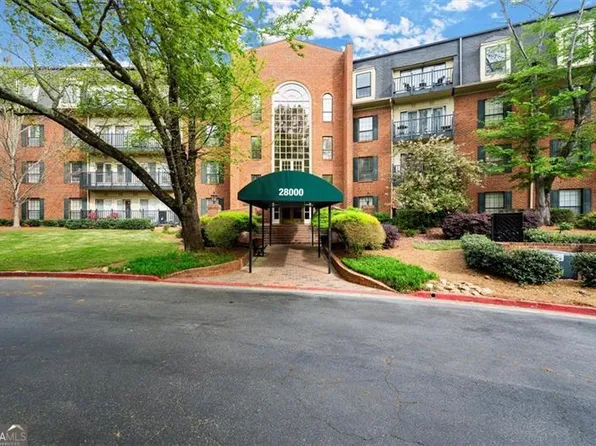 28315 Plantation Dr NE, Atlanta, GA 30324