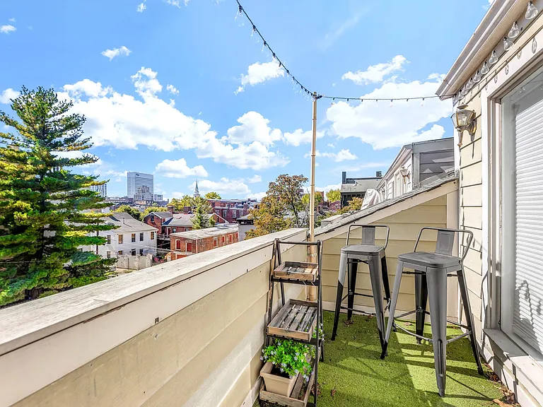 1410 Mansfield St — Photo 11