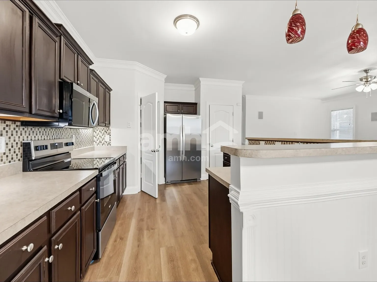 3 bed, 2.5 bath, 1921 sqft, $2,125 — Photo 4