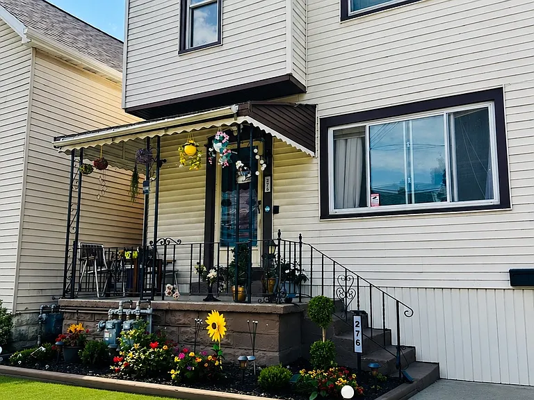 Fenton St — Photo 1