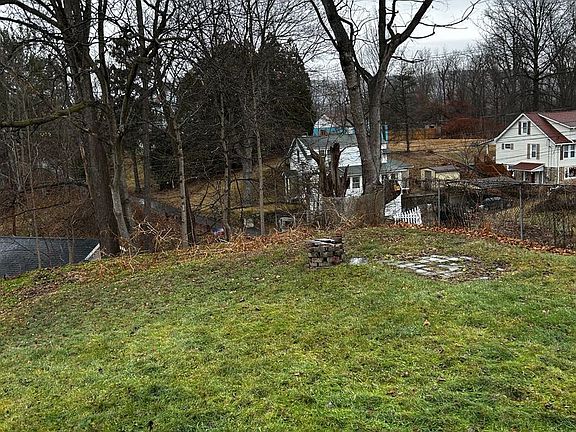4th image of 2649 Olyphant Ave #1