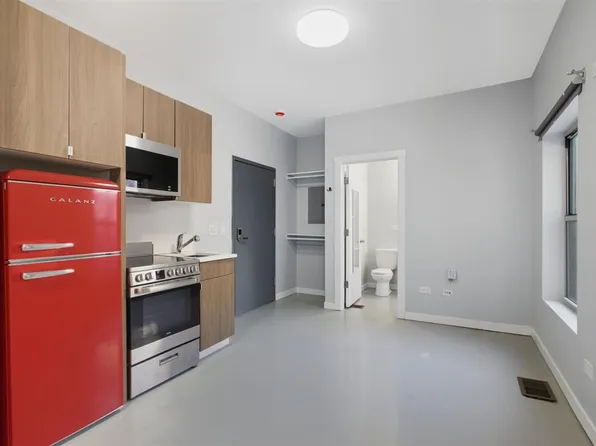 4701 N Racine Ave #111, Chicago, IL 60640