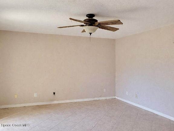 3rd image of 1313 Vista Oaks Cir NE