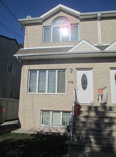 1st image of 415 Cromwell Ave