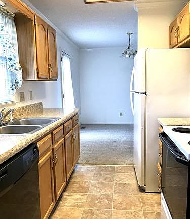 4th image of 115 W Regent Dr