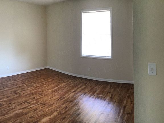 4th image of 219 W College St #0