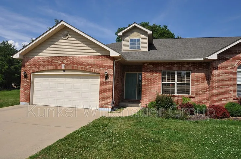88 Oak Pointe Cir
