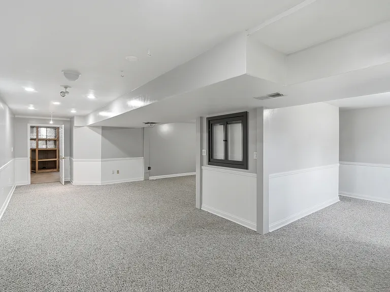 4918 Streamside Ct — Photo 37