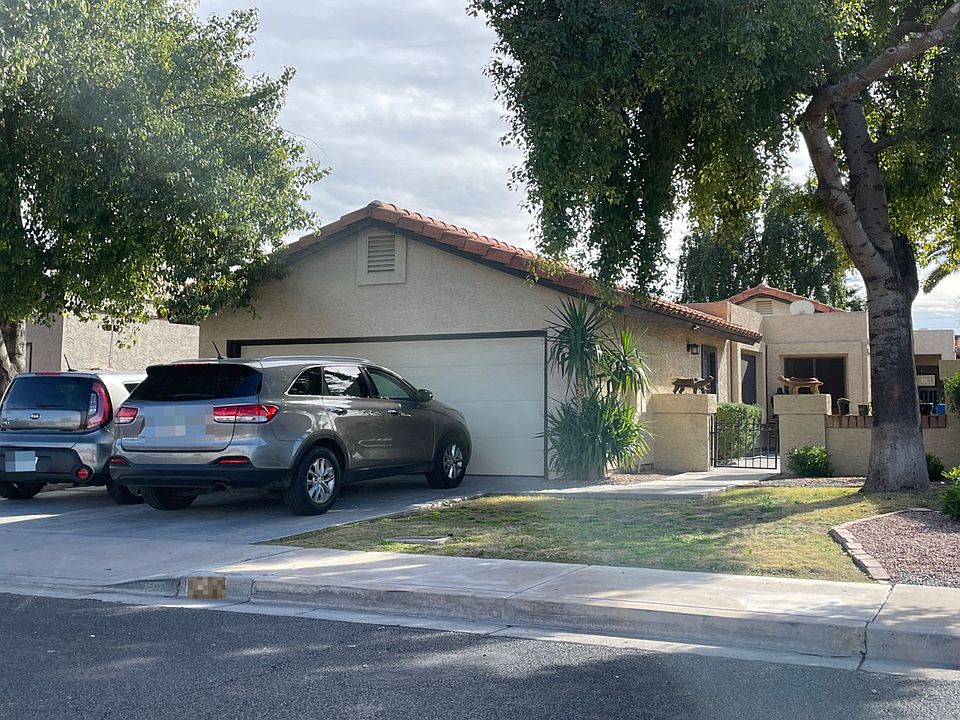 2nd image of 2261 E Florian Ave
