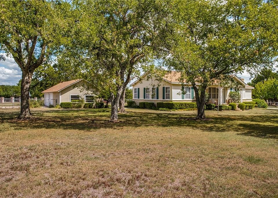 555 Windy Ln, Cedar Hill, TX 75104 | Zillow