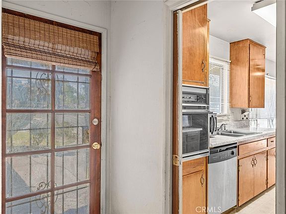 4th image of 8811 California Ave