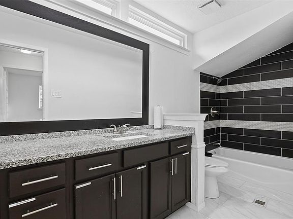 3rd image of 3804 Greenhills Ct E