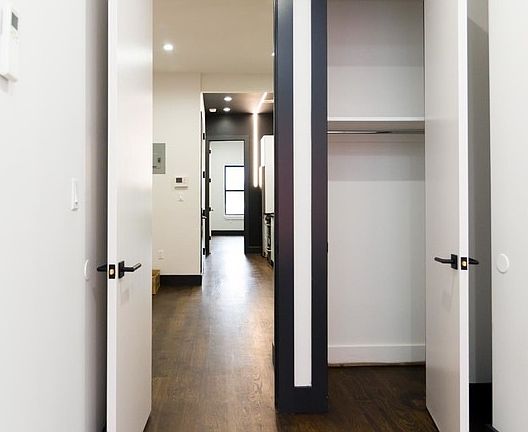 5th image of 205 Johnson Ave #05L