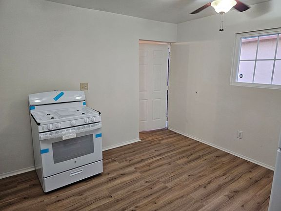 2nd image of 935-937 W 17th St #935