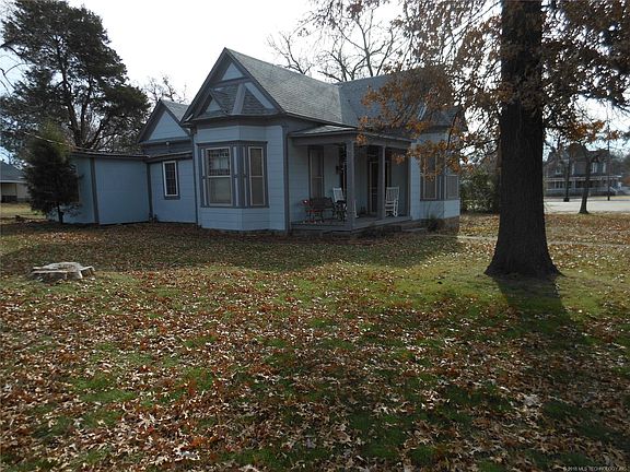 2nd image of 301 S McQuarrie Ave