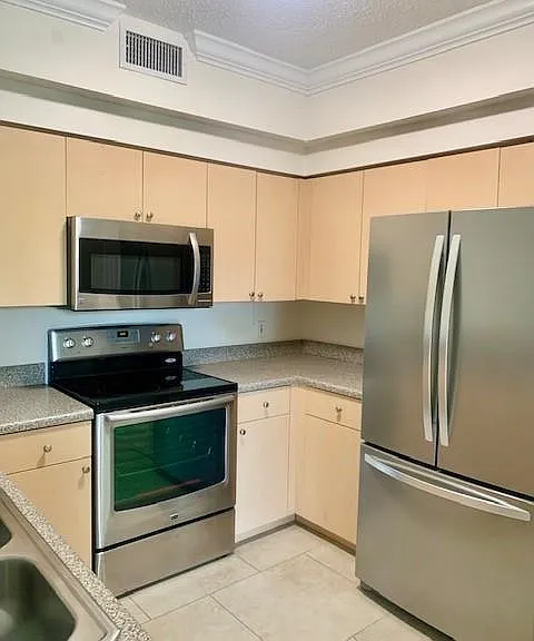 1180 Reserve Way #206 — Photo 2