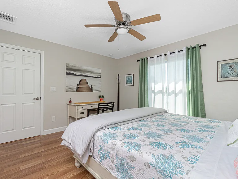 10523 Pendleton Ave — Photo 14