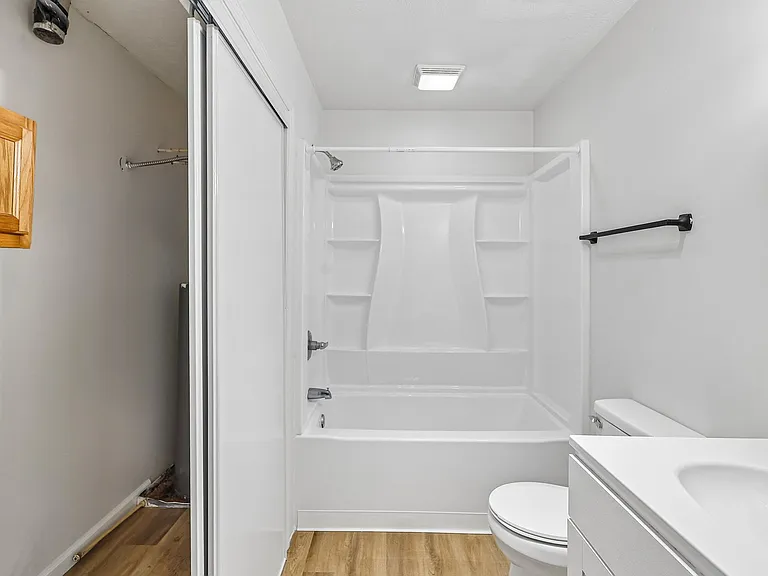Aurora Apartments — Photo 9