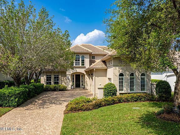 5th image of 208 Cannon Ct E