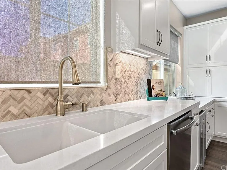 22 Fieldhouse — Photo 12