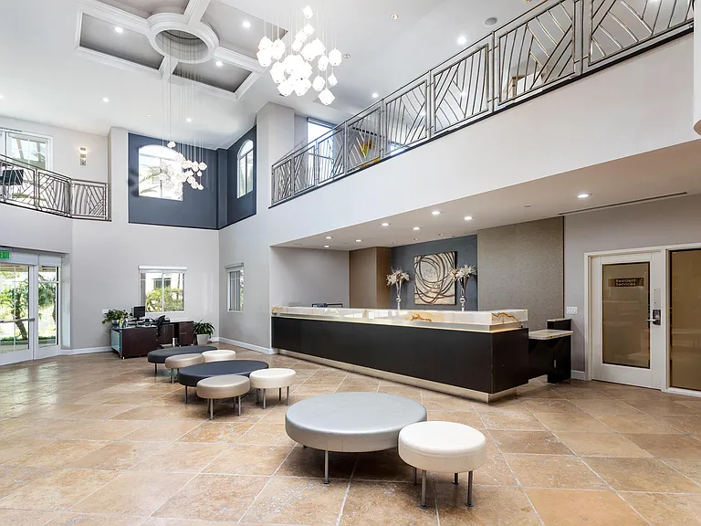 La Jolla Crossroads Apartments — Photo 61