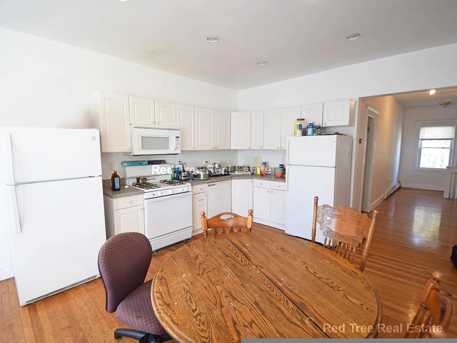 6 bed, 2.5 bath, 2330 sqft, $7,500 — Photo 2