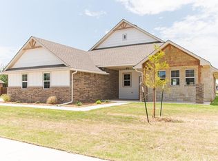 403 Rochester Ct, Tuttle, OK 73089