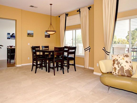 3rd image of 213 Golden Eagle Ln