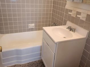 8625 Van Wyck Expy APT 301, Jamaica, NY 11435
