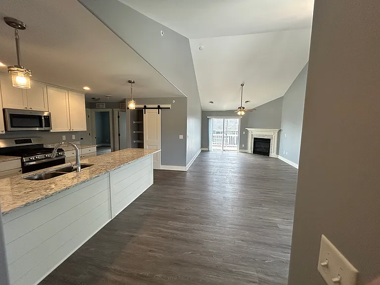 3024 Shanes Way — Photo 7
