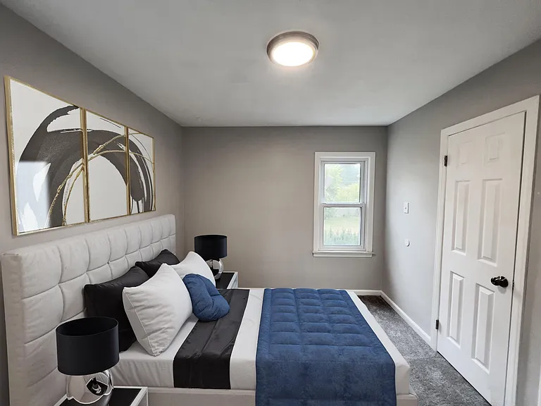 318 Devillen Ave — Photo 5