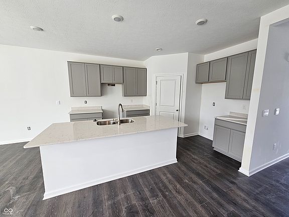 4th image of 2336 Oakmont Dr