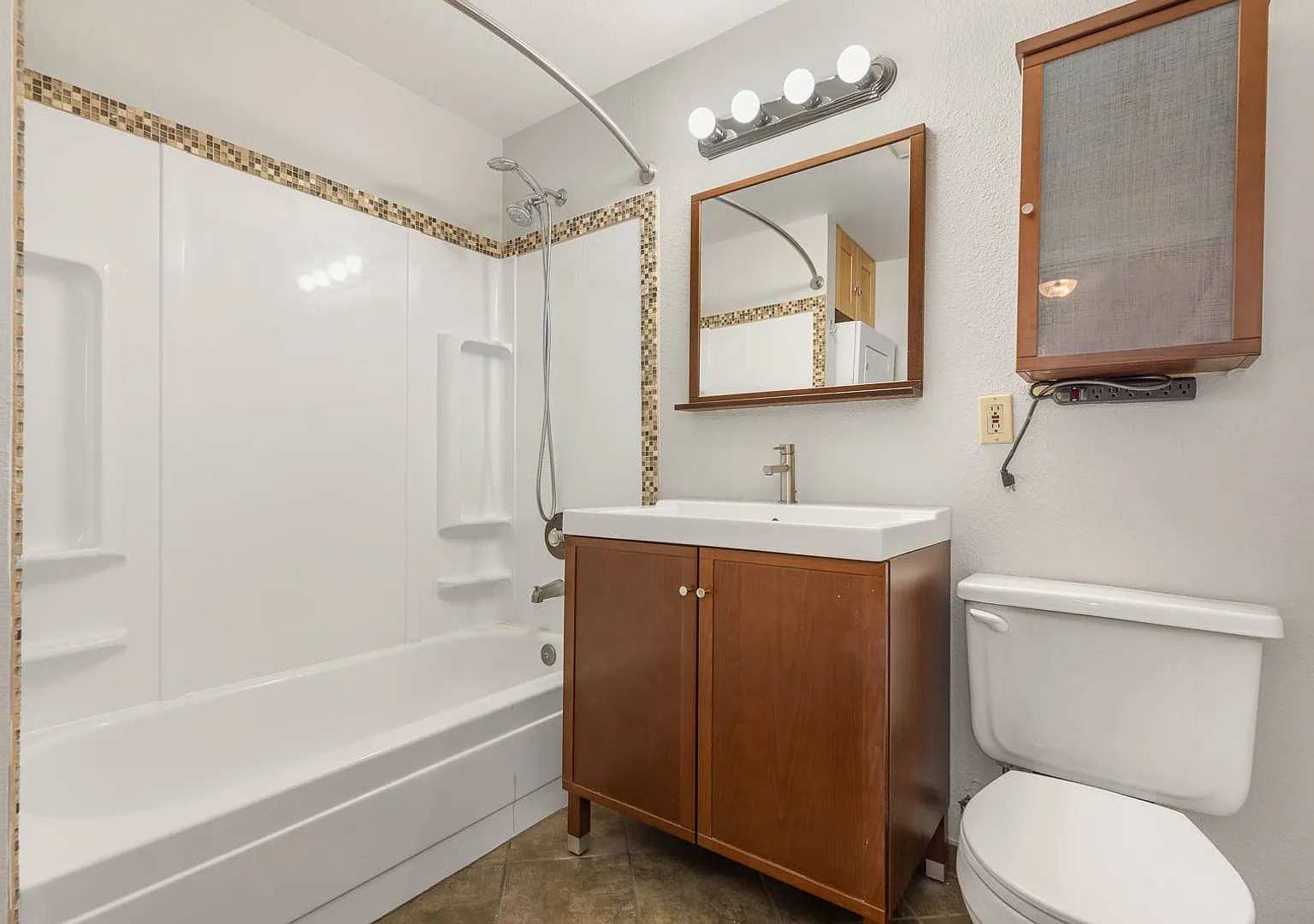Charming, Updated 1-Bedroom Condo in Prime Location Near Light Rail — Photo 4