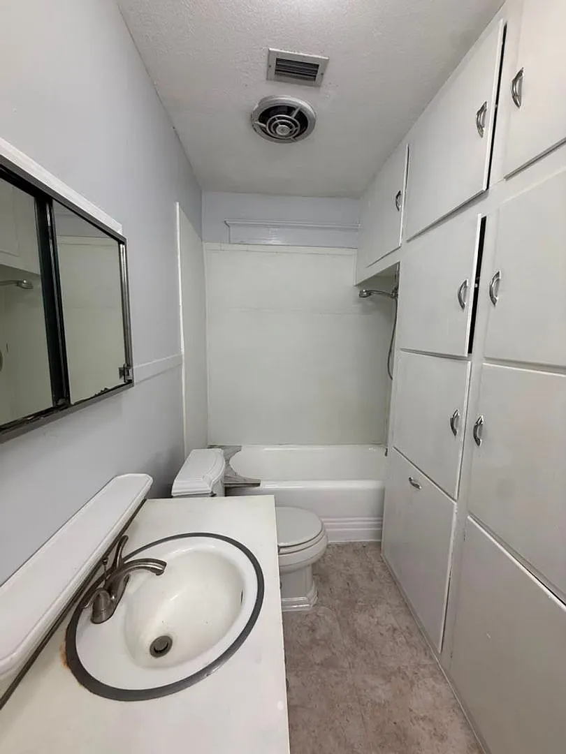 Fully Renovated 3/1.5-Single Family Available for Immediate Rent! — Photo 4